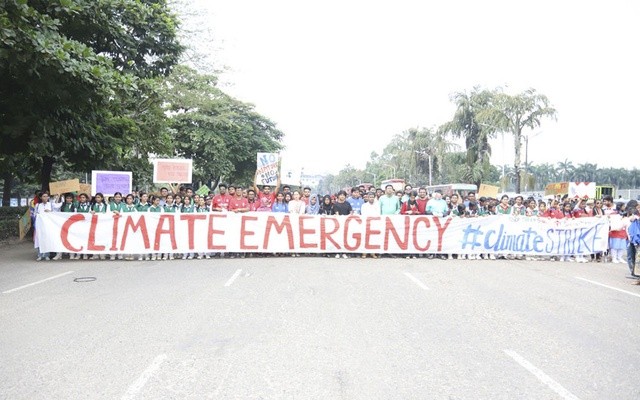 ‘প্ল্যানেটরি ইমার্জেন্সি’ প্রস্তাব সংসদে গৃহীত