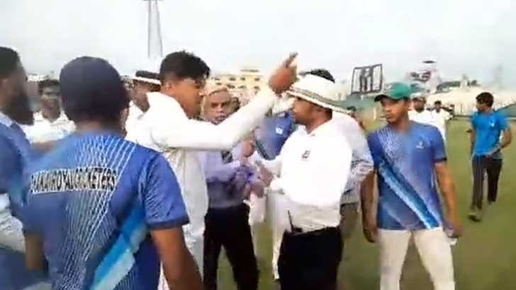 ‘বাজে আম্পায়ারিংয়ের কারণেই ধ্বংস হচ্ছে আমাদের ক্রিকেট’