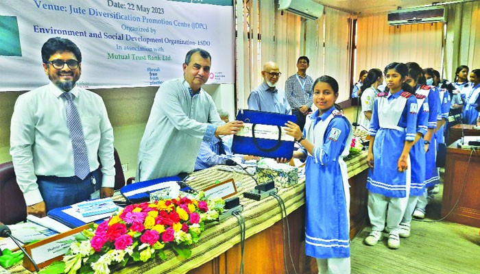 সাবের হোসেন চৌধুরী : গাছ লাগালেও জীববৈচিত্র্য লাগানো যায় না