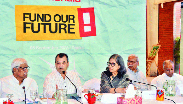 সংকট সমাধানের চেয়ে আমরা দ্রুত সমস্যা তৈরি করি : সাবের হোসেন চৌধুরী